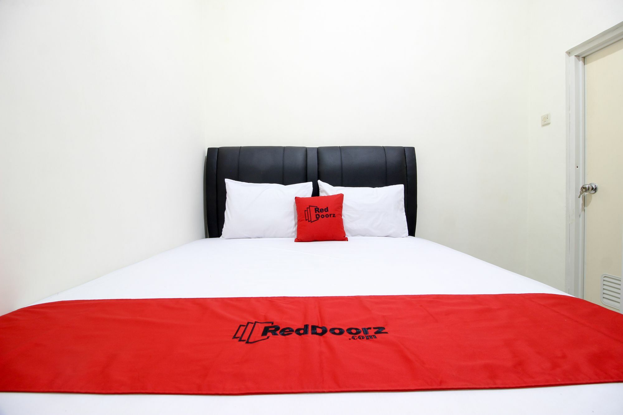 Reddoorz Plus Near Stie Ykpn 2 Maguwo Kültér fotó